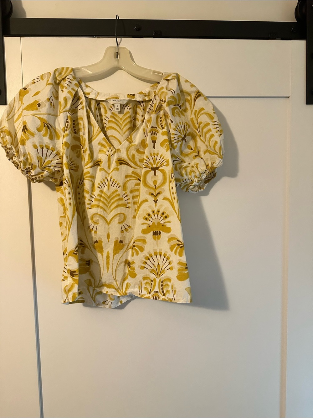 Banana Republic Yellow Floral Puff-Sleeve Women’s Top